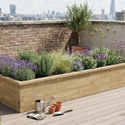 Stor høj hævet seng / 375 x 150 x 55 cm