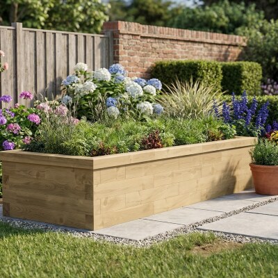 Stor hævet seng / 300 x 112,5 x 45 cm