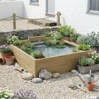 Stor hævet dam med vandblad / 225 x 225 x 65 cm