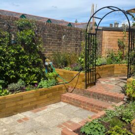 Nye bedkanter til Barrys have